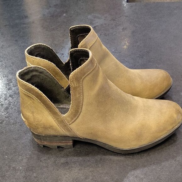 Sorel Green Ankle Boots with V-Shaped Opening - Picture 1 of 6